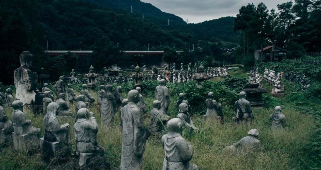 this abandoned park in japan is filled with 800 creepy statues10
