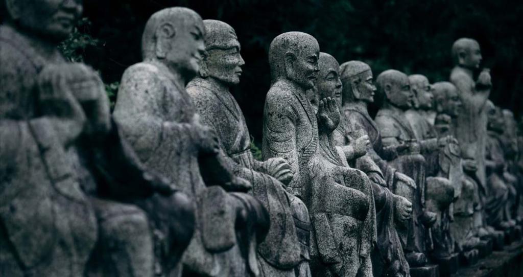 this abandoned park in japan is filled with 800 creepy statues6