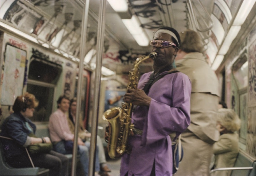 photographer tells the story of the new york subway through vintage photos 18