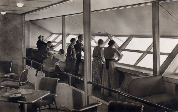 inside hindenburg zeppelin luxury interior vintage photographs 14 5c6ac39983ff7 700