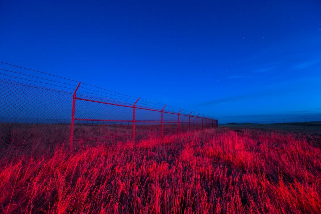 Cánh đồng lúa mì mọc hoang quanh khu vực từng là bãi phóng tên lửa đạn đạo liên lục địa Minuteman ở Wall, South Dakota.