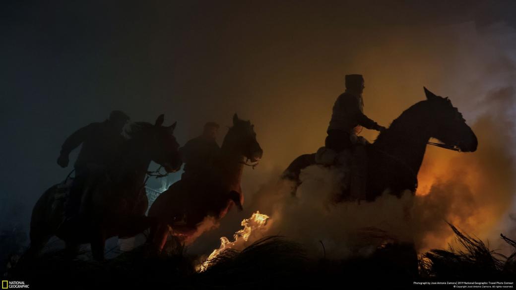 “Những chú ngựa lửa”. Ảnh: José Antonio Zamora.