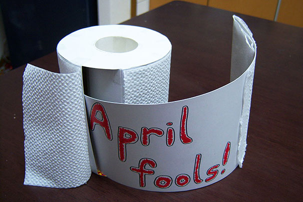 funny aprils fool office pranks 11