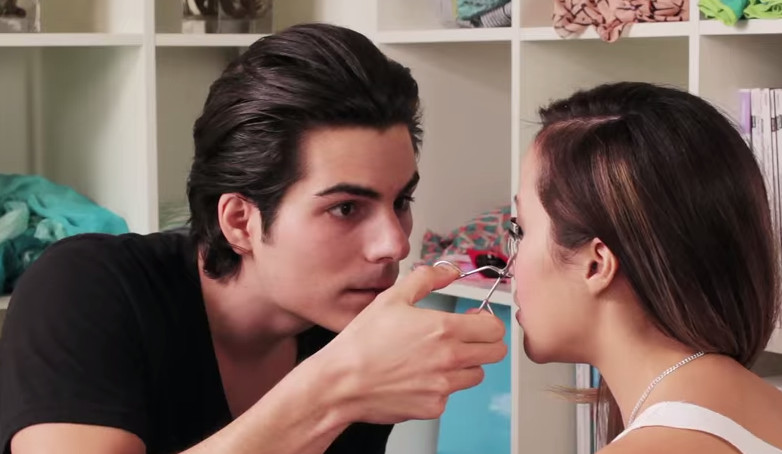 122914 youtube muas let boyfriends do their makeup