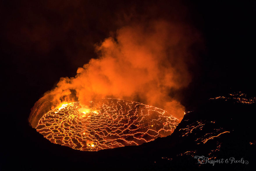 the huge lava lake of nyiragongo is 200 m across