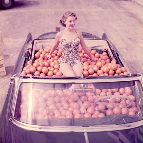 this is what alot of oranges looked like at the miami orange bowl game 1951