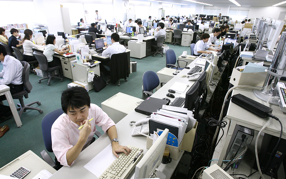 Bắt nạt và quấy rối tại nơi làm việc đang khiến nhiều phụ nữ Nhật Bản phải điều trị tâm lý