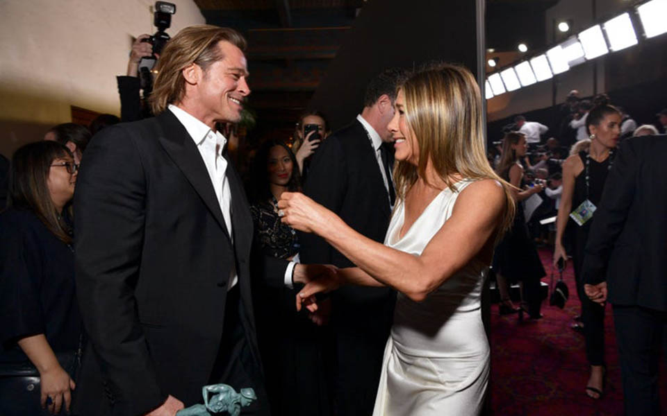 Brad Pitt và vợ cũ Jennifer Aniston tái hợp, mùi mẫn bên nhau ở lễ trao giải SAG