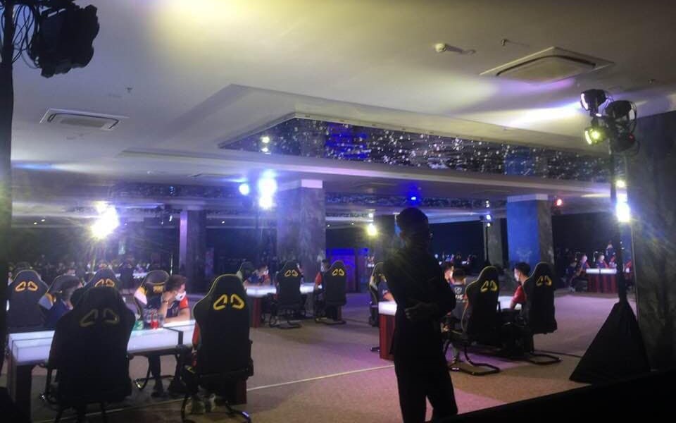 Bất chấp lệnh cấm tụ tập, cộng đồng game thủ PUBG Mobile tổ chức giải đấu hơn 100 người tại Cocobay Đà Nẵng