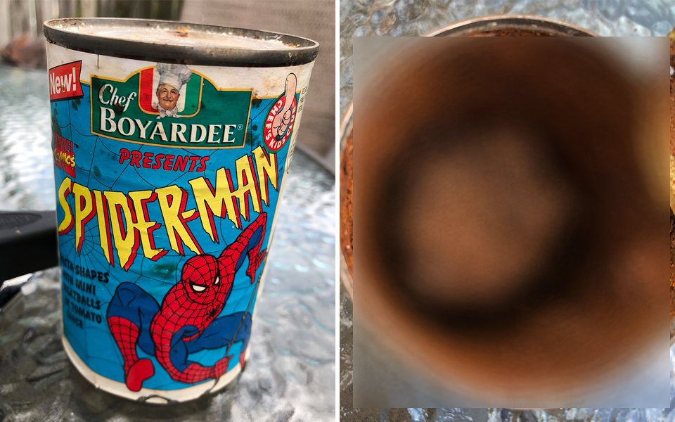 Cả thế giới tò mò xem khoảnh khắc khui hộp mì ống Spider Man sản xuất từ năm 1995