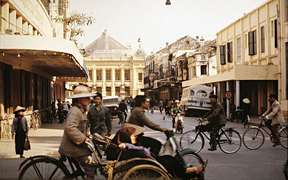 Loạt ảnh màu hiếm hoi về Hà Nội năm 1979: Những tháng năm trong trẻo không bao giờ trở lại
