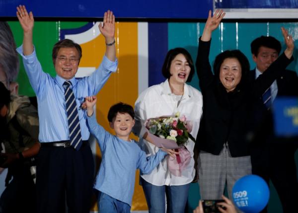 south korea president moon jae in grandsons 22