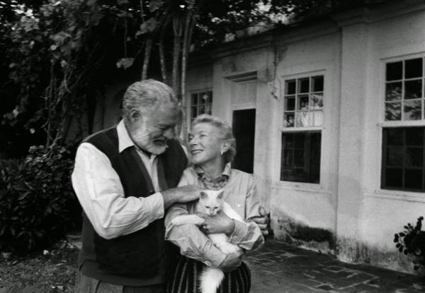 torre johnson ernest hemingway and mary welsh with one of their many cats in their garden