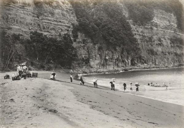 this image shows supplies for the bells being brought ashore in denham bay in 1908 credit alexander turnbull library