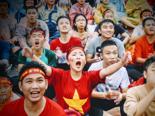Bàn thắng của Minh Vương rút ngắn tỷ số cho đội tuyển Việt Nam khiến người hâm mộ phấn khích và hy vọng vào một tương lai sáng sủa cho trận đấu.