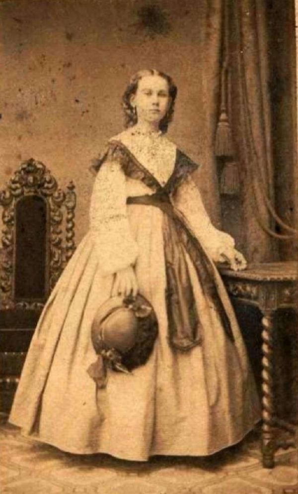 girls dresses in the 1860s 3
