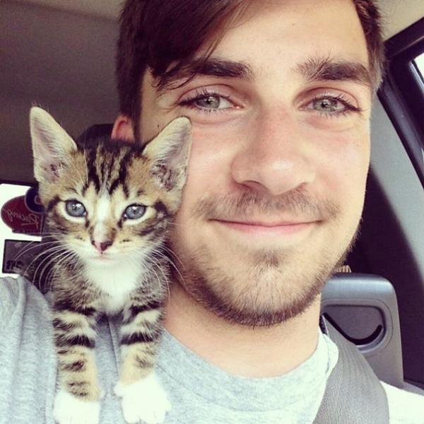hot dudes with kittens instagram 42 605