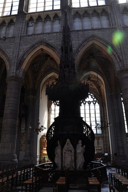 598px chaire cathedrale liege 240809 01 425x640