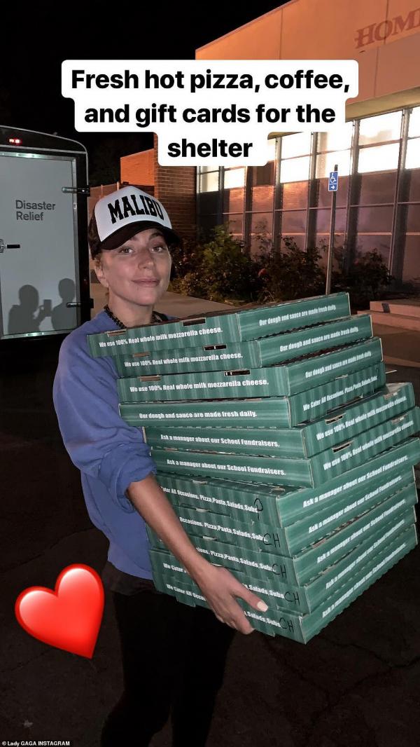 6156704 6395197 lady gaga delivered pizza to ared cross evacuation centers in lo a 3 1542339351435