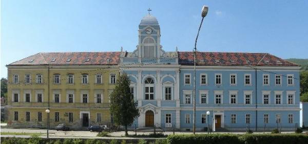 divided school in travnik 22
