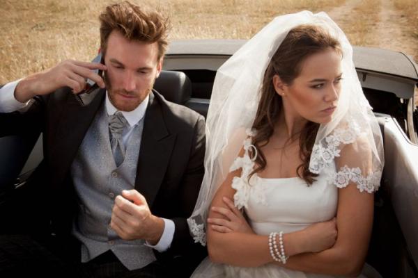 8 dấu hiệu cho thấy một cuộc hôn nhân sẽ sớm tan vỡ theo lời các thợ chụp  ảnh cưới