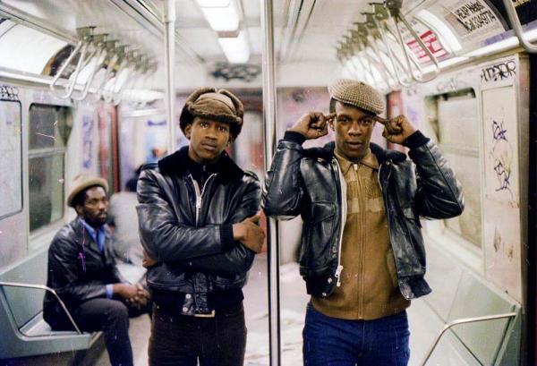 photographer tells the story of the new york subway through vintage photos 14