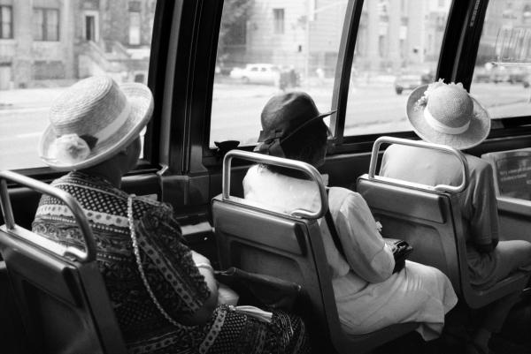 photographer tells the story of the new york subway through vintage photos 16