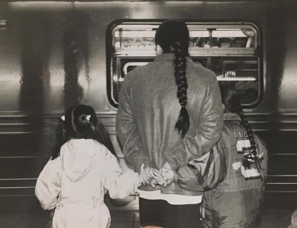photographer tells the story of the new york subway through vintage photos 25