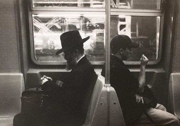 photographer tells the story of the new york subway through vintage photos 37
