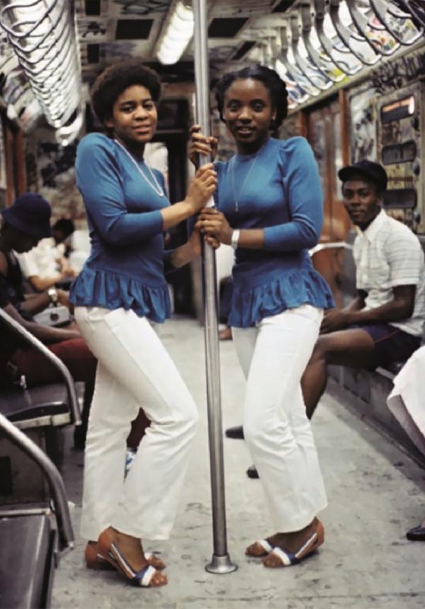 photographer tells the story of the new york subway through vintage photos 8