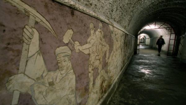 beijing tunnel worker mural 768x436