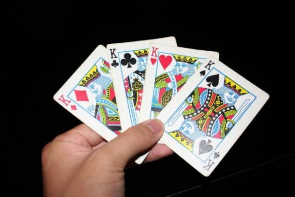 1280px king playing cards 640x427
