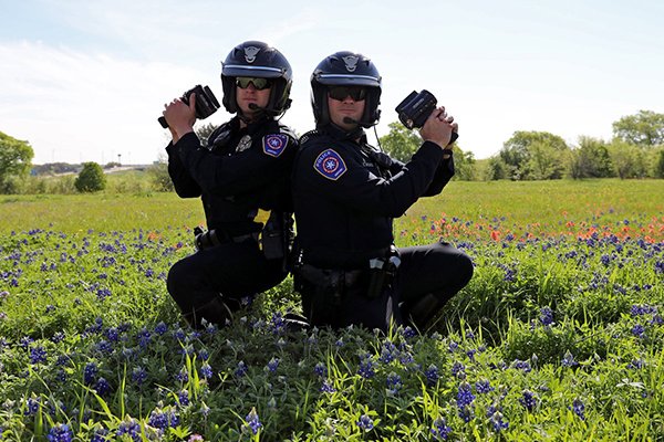 hilarious new challenge has texas police posing with bluebonnets and we love it 29 photos 1