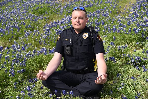 hilarious new challenge has texas police posing with bluebonnets and we love it 29 photos 5