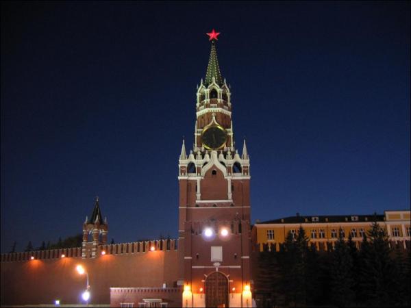 kremlin clock tower at night