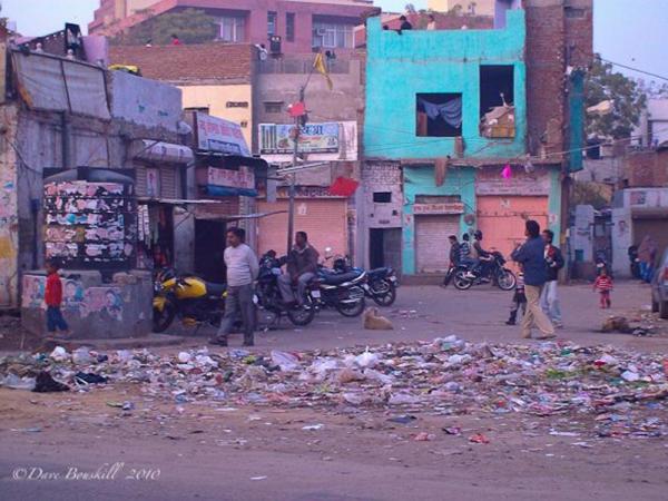 india filth garbage street 1