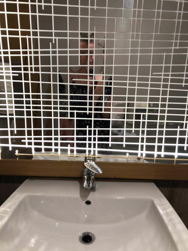 bathroom mirror fails7