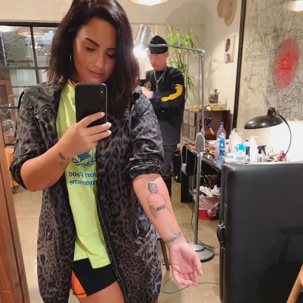 Ẩn ý đằng sau hình xăm của sao Hollywood Selena và Demi tiết lộ câu chuyện  đầy đau khổ nhưng Miley mới là cảm động nhất  GUUvn