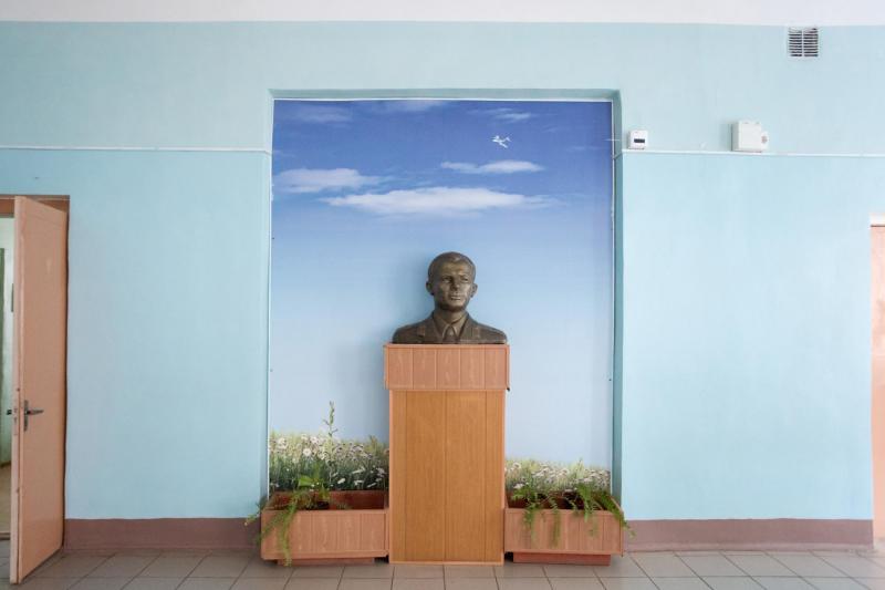 Một tác phẩm điêu khắc Yuri Gagarin tại khu vực công cộng.
