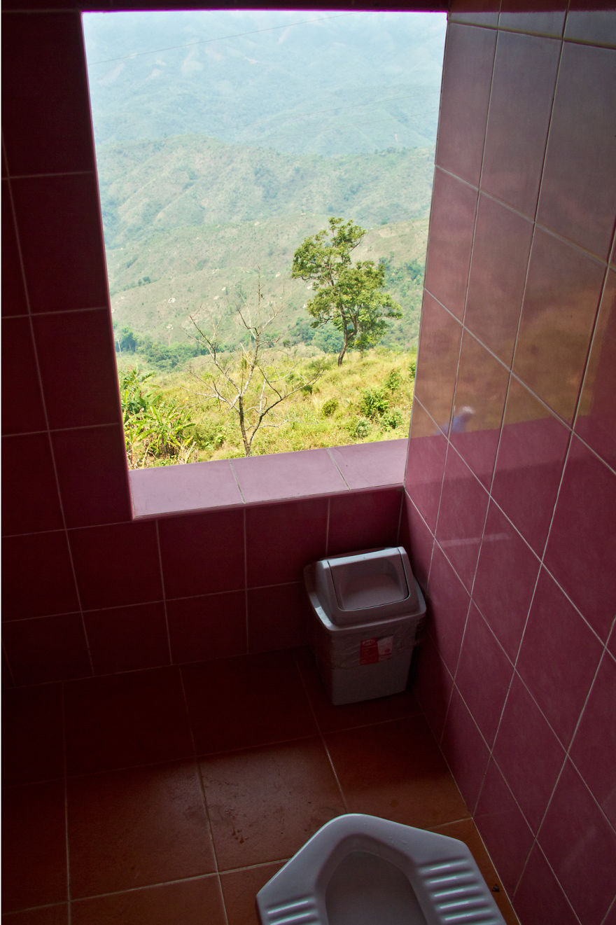 amazing toilet views around the world 181 880