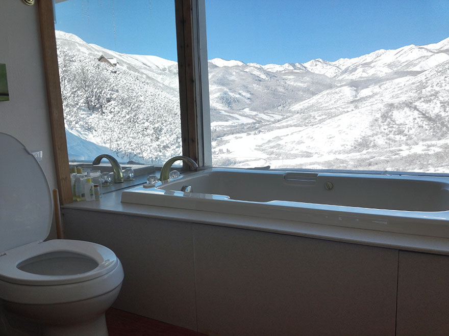 amazing toilet views around the world 7 880