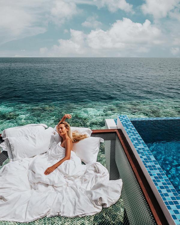 maldives hotel net over water grand park kodhipparu 5d2c355c1e4fe 700