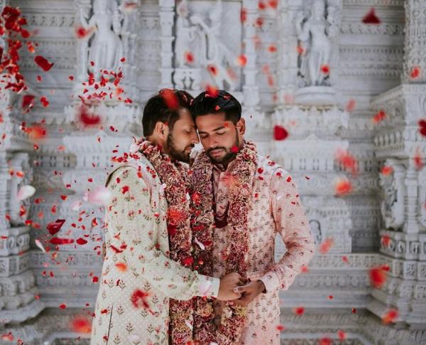 traditonal indian wedding gay guys charmi pena photography 10 5d418fd27645b 880