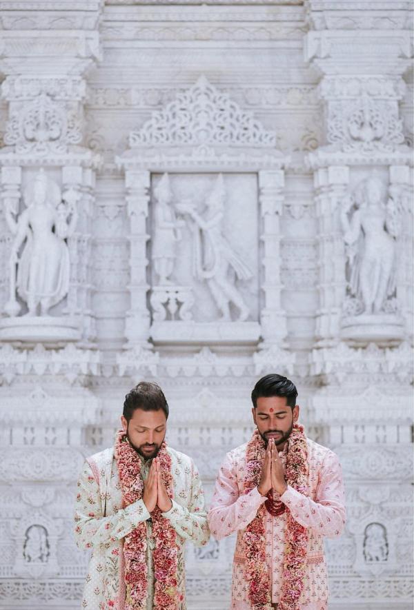 traditonal indian wedding gay guys charmi pena photography 2 5d418fbd89f1a 880