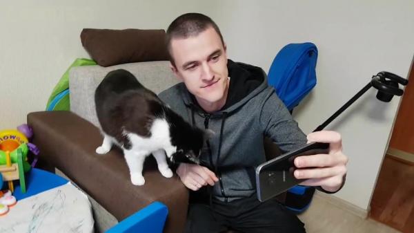 how to take a good selfie with a cat moment 5d51278026883 880