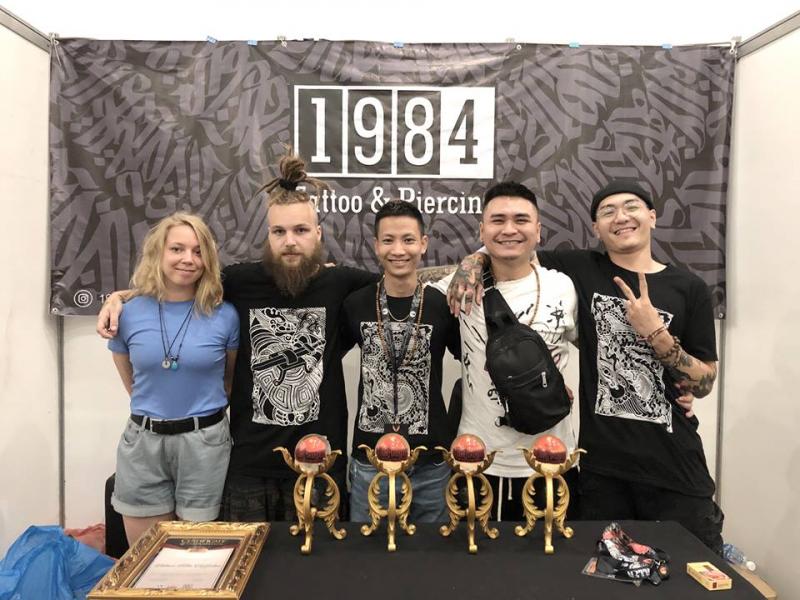 Tham dự 'Vietnam Tattoo Convention' cũng giống như đóng vai Alice lạc vào xứ sở thần tiên!? Tham dự 'Vietnam Tattoo Convention' cũng giống như đóng vai Alice lạc vào xứ sở thần tiên!?
